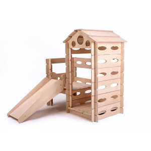 Montessori houten speelhuisje met glijbaan 